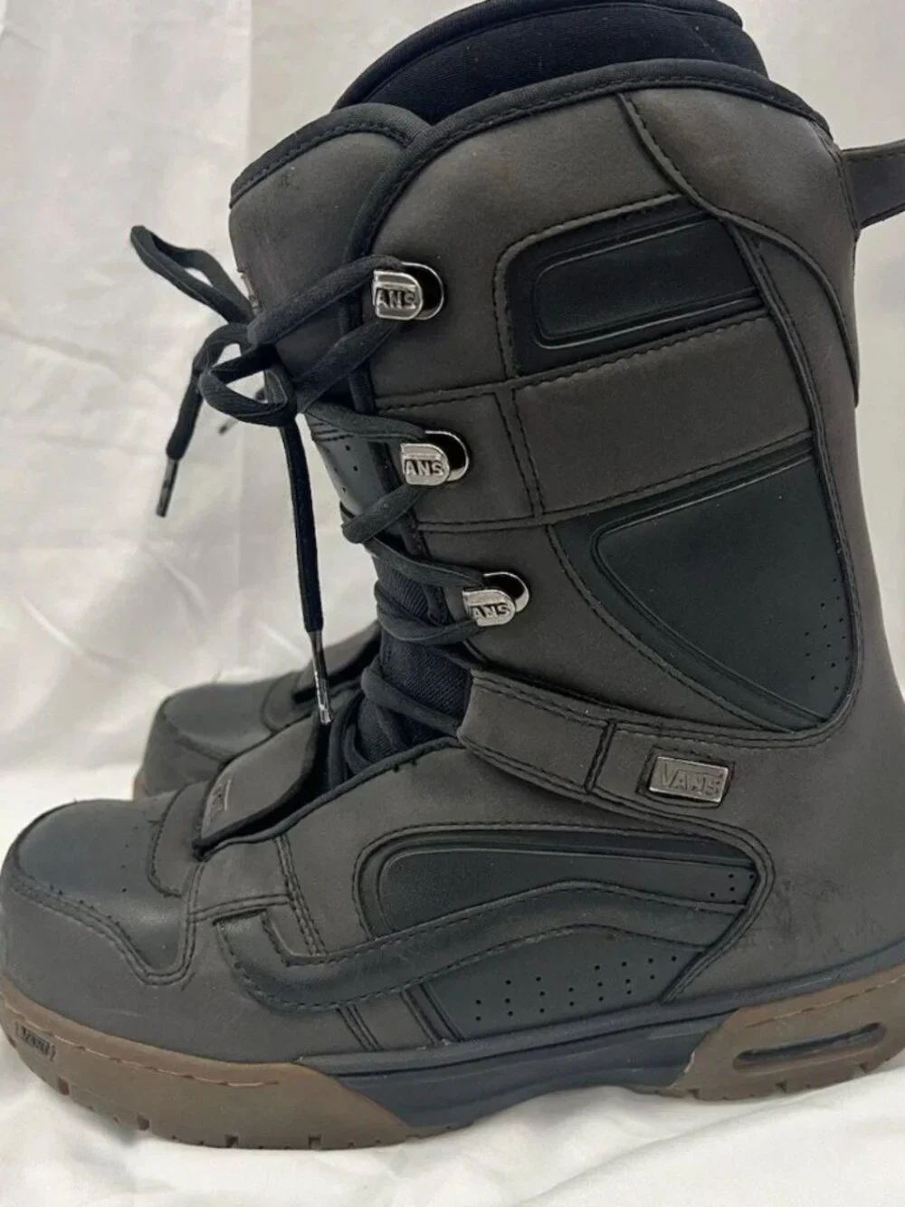 VANS Hi-Standard Women’s Snowboard Boots Size 9.5